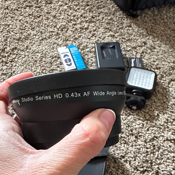 Canon Camera Accessory Kit - Picture 4 of 5